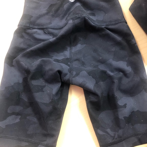 EUC- Lululemon shorts size 0 - Picture 2 of 6